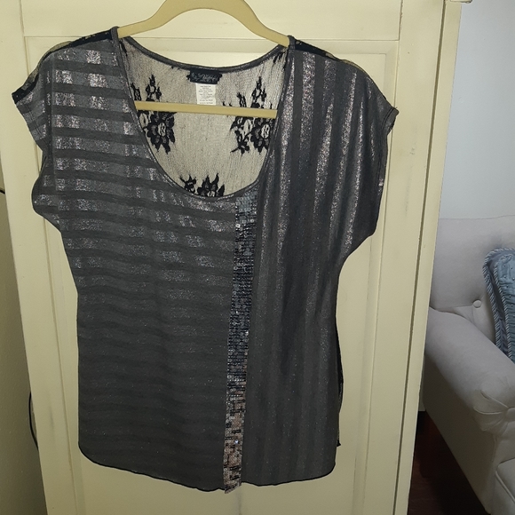 2/$25 Daytrip Sheer Back Top Size Small~Medium c - Picture 4 of 4